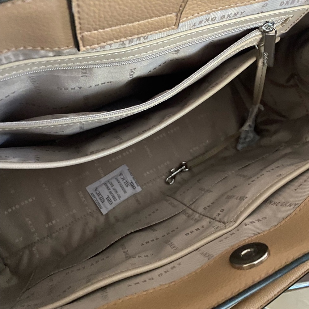 DKNY SATCHEL - Picture 6 of 15